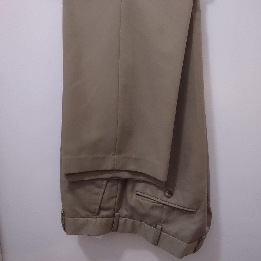 Van Heusen Khaki Pants size 33/29